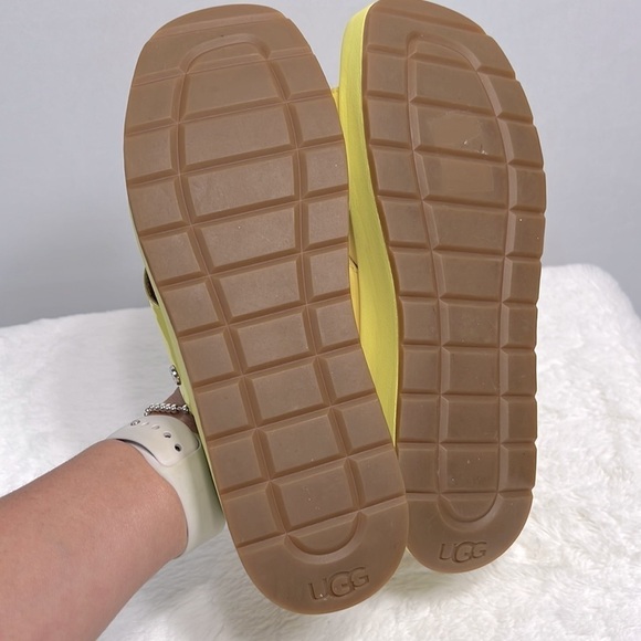 Ugg Emily Platform Slide Sandal size 6 - Picture 6 of 11